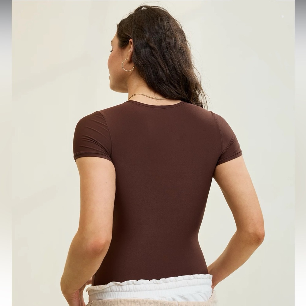 SMOOTHEZ Short Sleeve Thong Bodysuit - Picture 4 of 7
